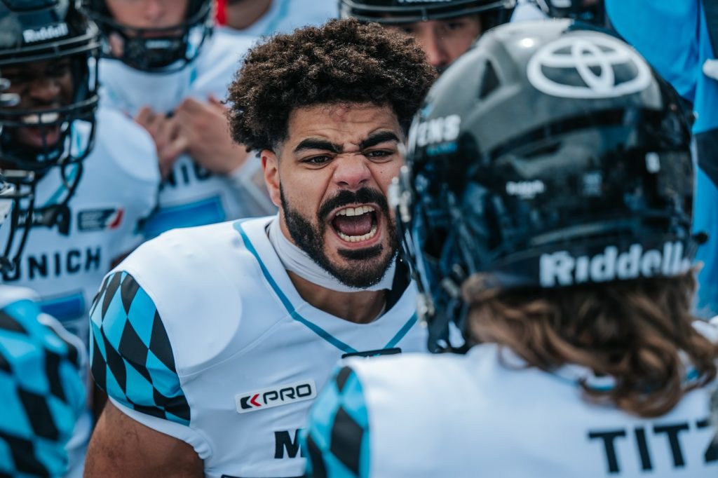 Didn’t punch it in this time—time to reload and hit harder.

📸 Danke für das Foto von mir @zwenjazwenja 

#munich #ravens #football #gameday #unleashyourwings #keepfighting