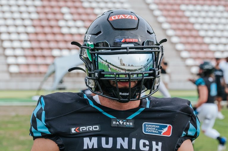 Tough battle, big win. Took down Madrid — one step closer to the playoffs.

#munich #ravens #munichravens #gameday #madrid #madridbravos #hardfight #win #roadtoplayoff