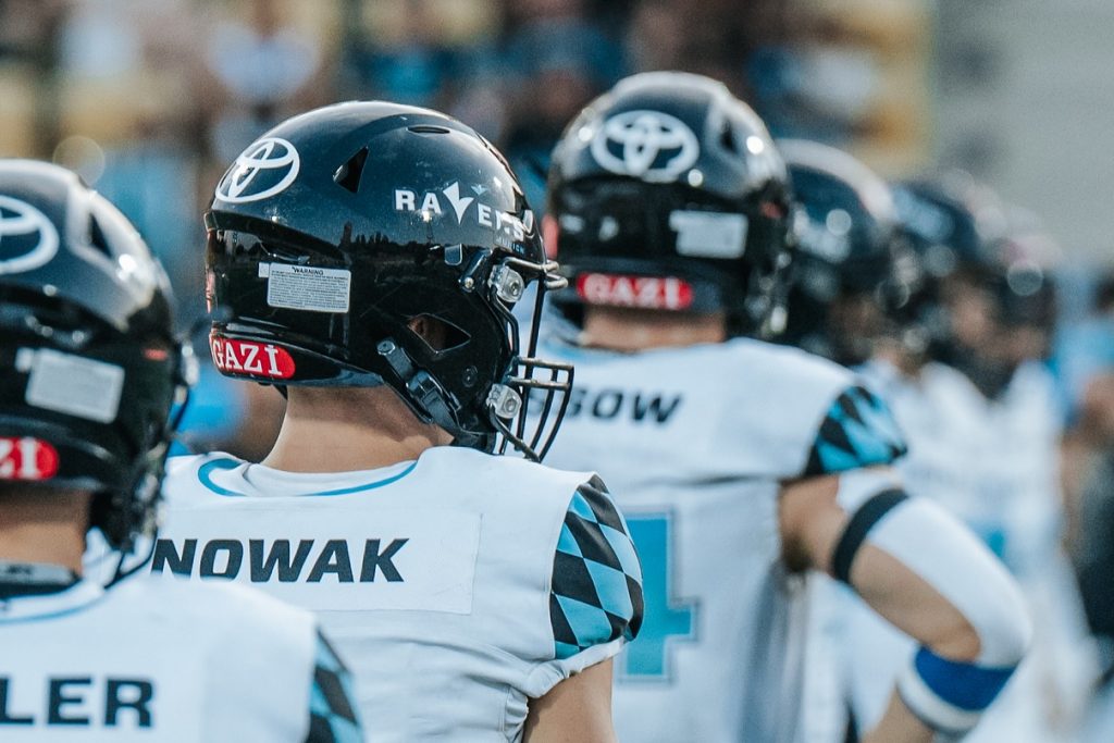 Every drop of sweat, every hit, every yard led us here. Now the true fight begins – the playoffs.

#munich #ravens #munichravens #ravenscrowd #gameday #win #roadtoplayoffs #wroclawpanthers