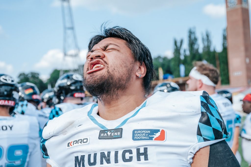 Every drop of sweat, every hit, every yard led us here. Now the true fight begins – the playoffs.

#munich #ravens #munichravens #ravenscrowd #gameday #win #roadtoplayoffs #wroclawpanthers
