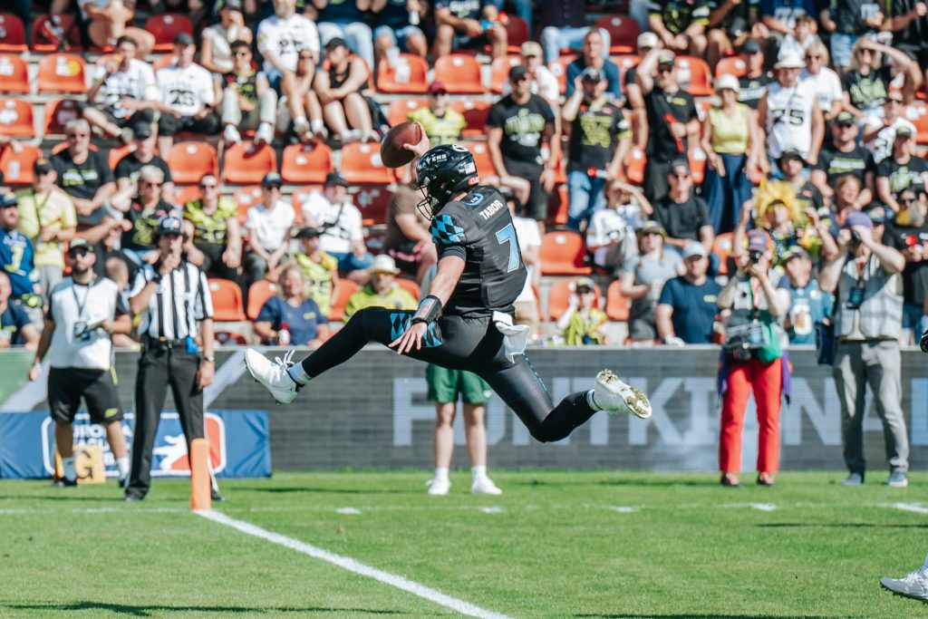 From the first whistle to the last, we left everything out there. The season ends, the legacy continues. Grateful be a part of it 

#munich #ravens #munichravens #gameday #semifinals #stuttgart #surge #football