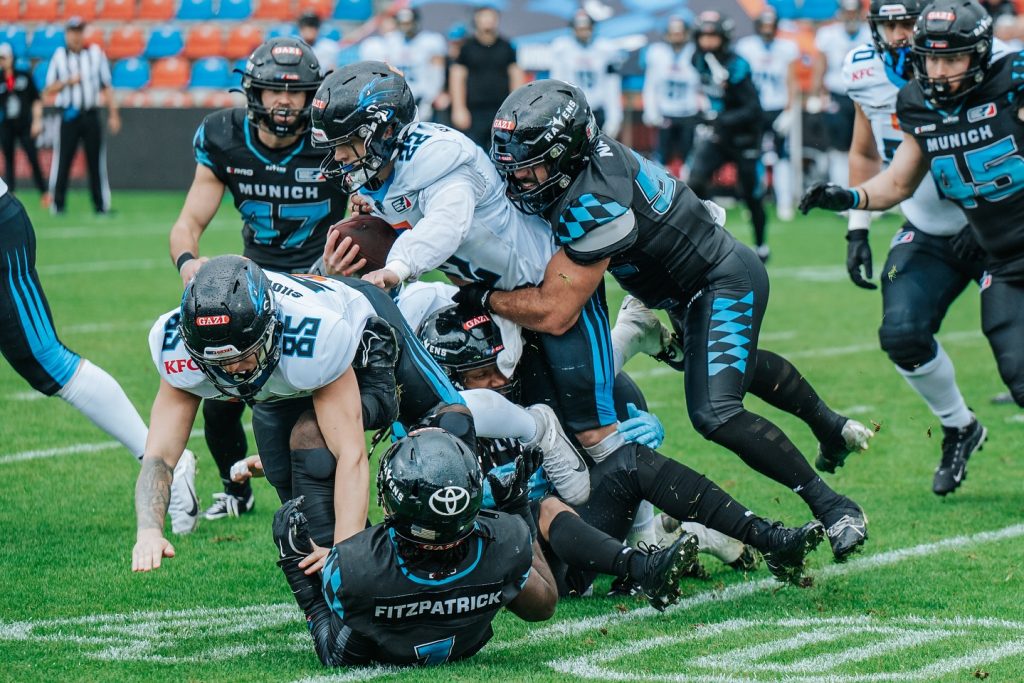 Earned. Not given. Another W. Let’s go to the playoffs 

#munich #ravens #munichravens #gameday #europeanleagueoffootball #wroclawpanthers #divisionchampions