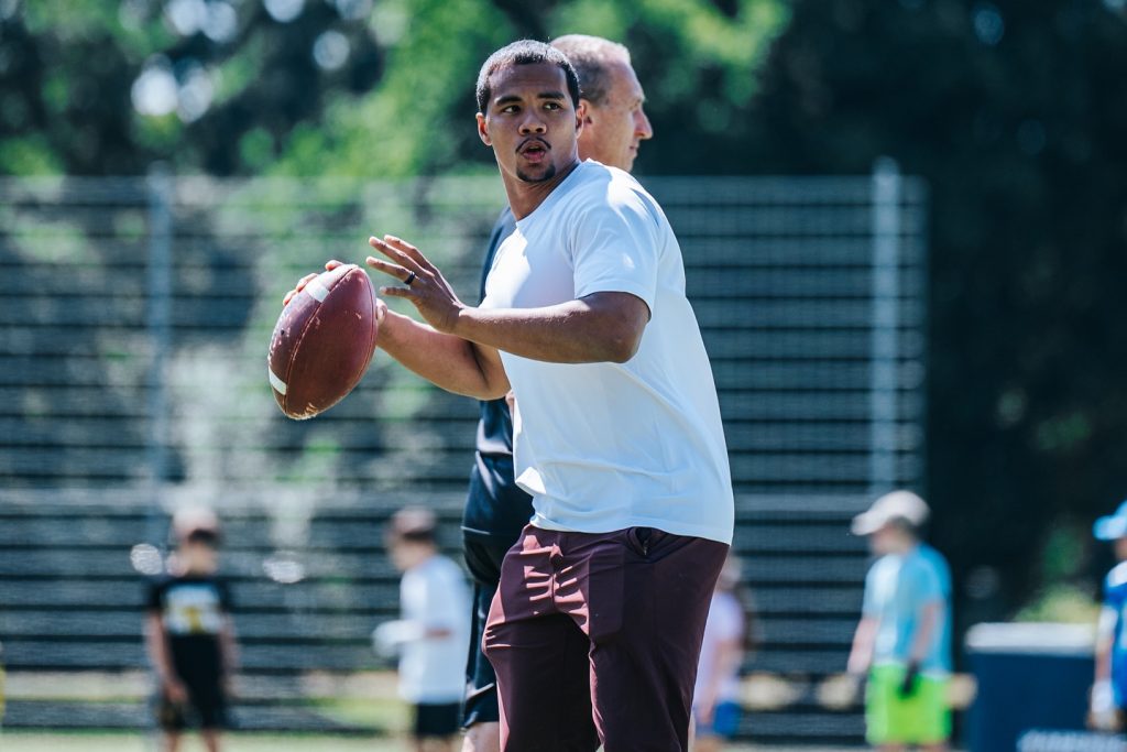 I had the opportunity to photograph the NFL stars Amon-Ra St. Brown and his brother Equanimeous St. Brown at their football camp — and what a day it was! The atmosphere was full of energy, motivation, and amazing people. Grateful to be part of it and capture these unforgettable moments behind the lens. 

#StBrownCamp #AmonRa #Equanimeous #FootballCamp #NFL
