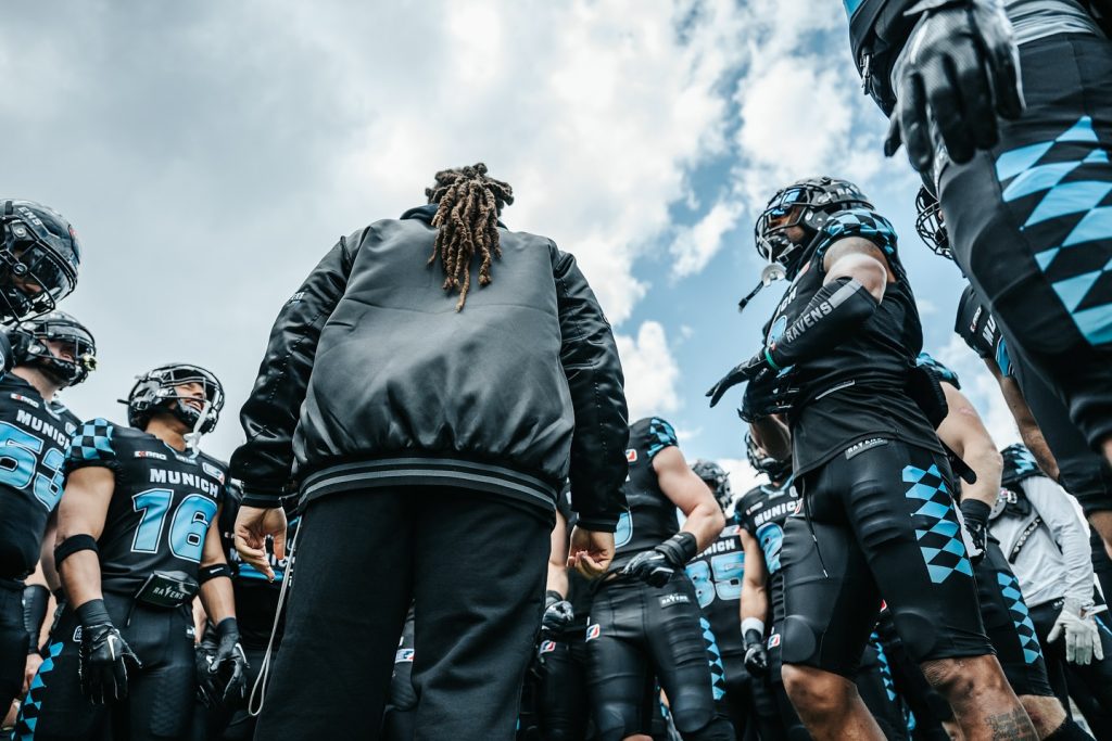 Gameday Recap. Back for year three with the Munich Ravens. Eyes on the prize — let’s make it count.

Thank you @goran_vic_ and @30nullvier_photographie for the photos of me

#football #munich #ravens #europeanleagueoffootball #stepbystep #gameday