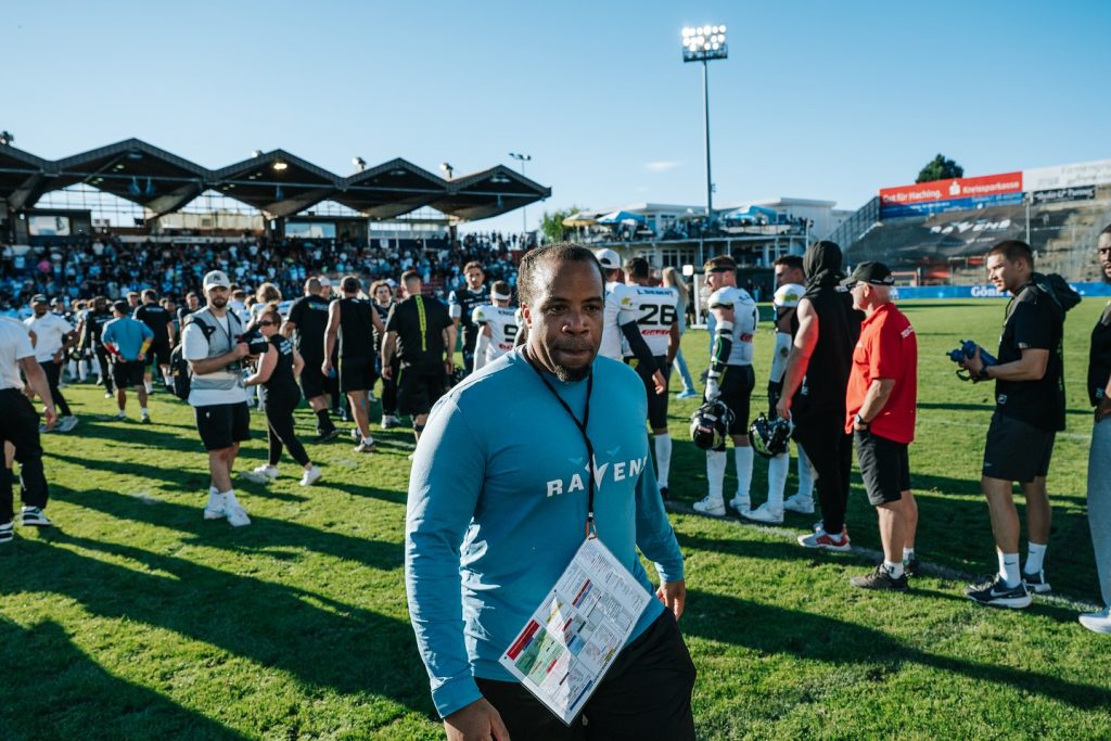 From the first whistle to the last, we left everything out there. The season ends, the legacy continues. Grateful be a part of it 

#munich #ravens #munichravens #gameday #semifinals #stuttgart #surge #football
