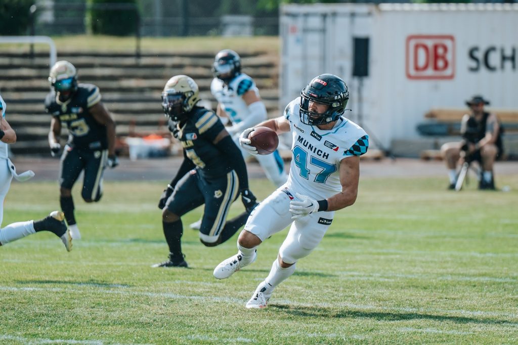 Another one in the bag. Still work to do. Let’s keep pushing.

#gameday #munich #ravens #munichravens #unleashyourwings #anotherwin #berlinthunder #football
