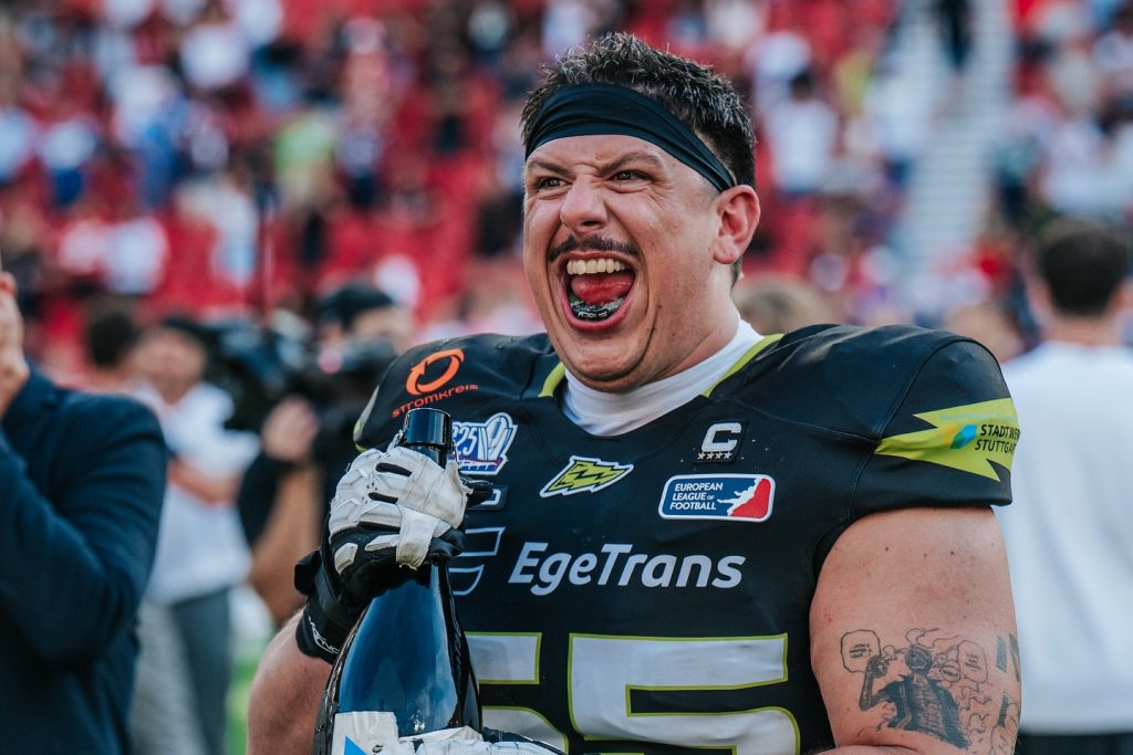 Great opportunity to photograph the ELF Championchip Game between Stuttgart Surge and the Vienna Vikings. Congratulations to Surge.

#Gameday #stuttgartsurge #viennavikings #championchip #vfb