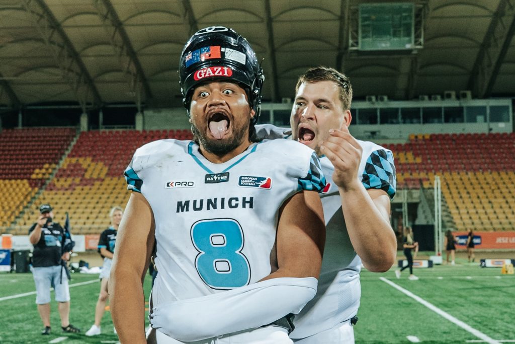 Every drop of sweat, every hit, every yard led us here. Now the true fight begins – the playoffs.

#munich #ravens #munichravens #ravenscrowd #gameday #win #roadtoplayoffs #wroclawpanthers