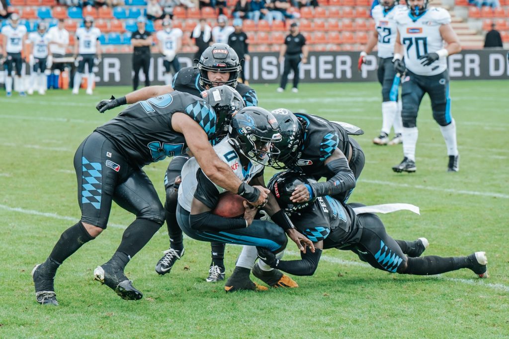 Earned. Not given. Another W. Let’s go to the playoffs 

#munich #ravens #munichravens #gameday #europeanleagueoffootball #wroclawpanthers #divisionchampions