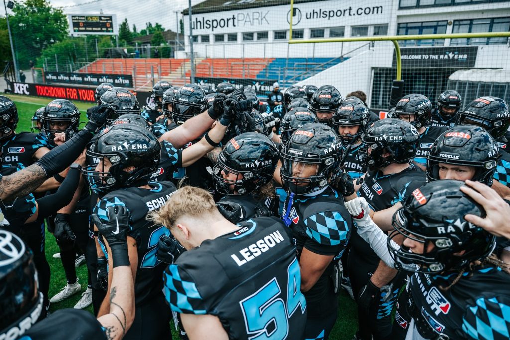 Gameday Recap. Back for year three with the Munich Ravens. Eyes on the prize — let’s make it count.

Thank you @goran_vic_ and @30nullvier_photographie for the photos of me

#football #munich #ravens #europeanleagueoffootball #stepbystep #gameday