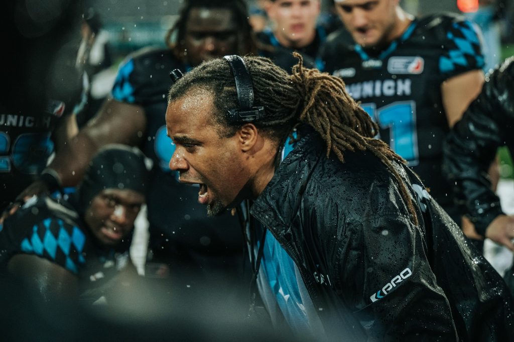 Kept it rolling. Still on track. 1:0!

Thank you @goran_vic_ for the picture of me

#munich #ravens #munichravens #gameday #tirol #raiders #tirolraiders #football #win
