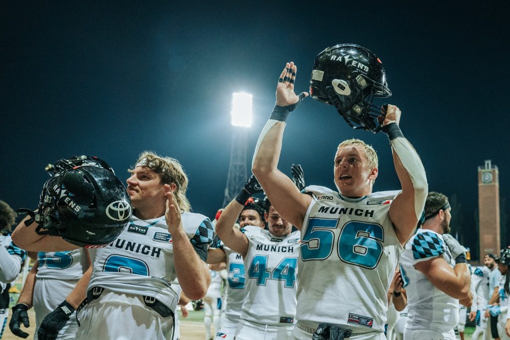 Every drop of sweat, every hit, every yard led us here. Now the true fight begins – the playoffs.

#munich #ravens #munichravens #ravenscrowd #gameday #win #roadtoplayoffs #wroclawpanthers