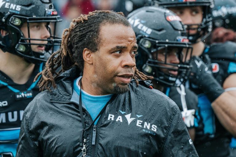 Earned. Not given. Another W. Let’s go to the playoffs 

#munich #ravens #munichravens #gameday #europeanleagueoffootball #wroclawpanthers #divisionchampions