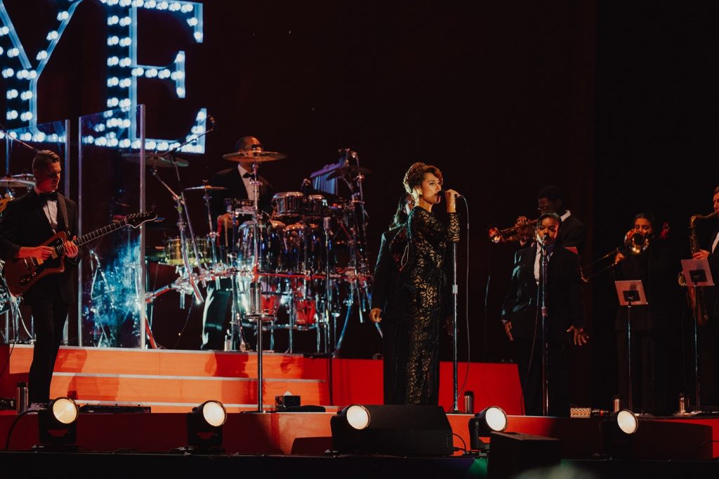 Powerful voice, strong presence, pure energy. Photographing Raye live was nothing short of inspiring.

#Raye #LiveMusic #ConcertPhotography #MusicPhotography #OnStage #ThroughMyLens #LivePerformance #CapturedMoments #PhotographyJourney #ArtistPhotograph #superbloom