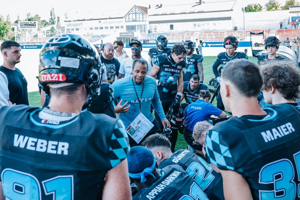 From the first whistle to the last, we left everything out there. The season ends, the legacy continues. Grateful be a part of it 

#munich #ravens #munichravens #gameday #semifinals #stuttgart #surge #football