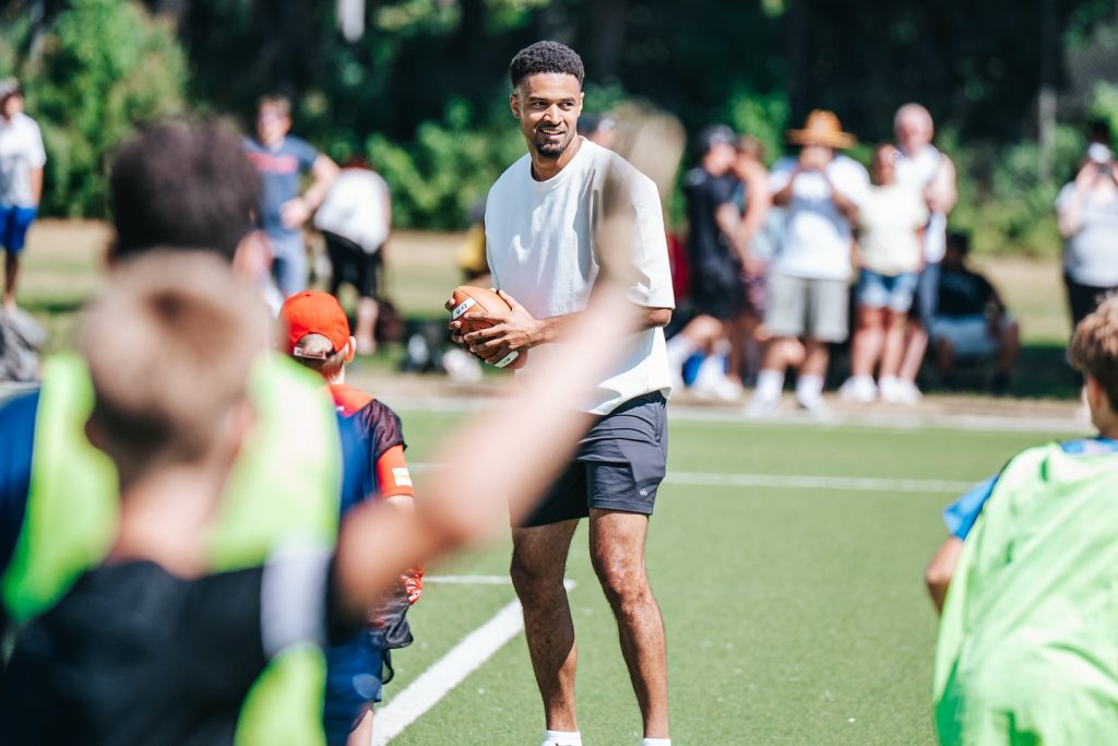 I had the opportunity to photograph the NFL stars Amon-Ra St. Brown and his brother Equanimeous St. Brown at their football camp — and what a day it was! The atmosphere was full of energy, motivation, and amazing people. Grateful to be part of it and capture these unforgettable moments behind the lens. 

#StBrownCamp #AmonRa #Equanimeous #FootballCamp #NFL