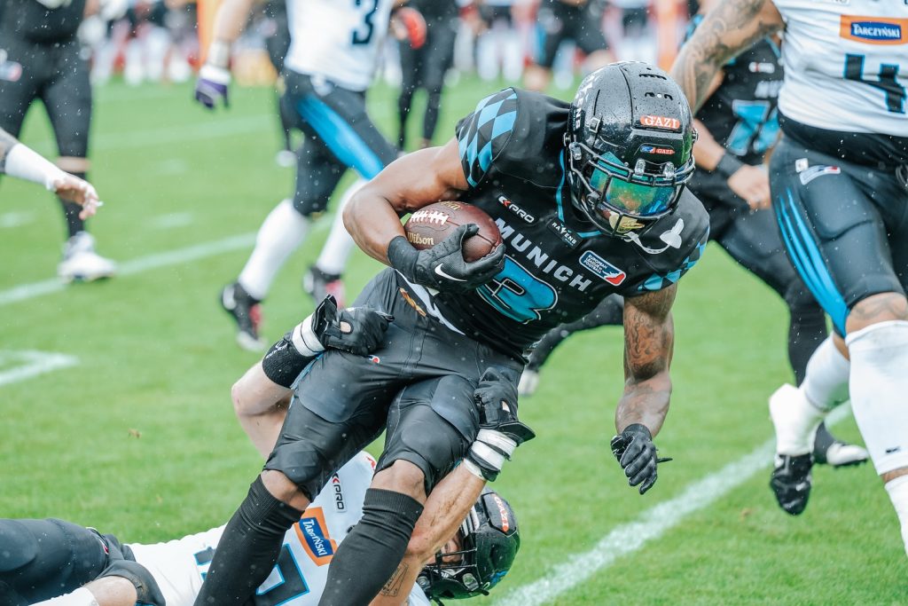 Earned. Not given. Another W. Let’s go to the playoffs 

#munich #ravens #munichravens #gameday #europeanleagueoffootball #wroclawpanthers #divisionchampions