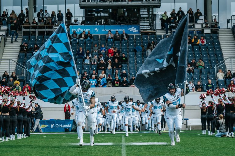 Didn’t punch it in this time—time to reload and hit harder.

📸 Danke für das Foto von mir @zwenjazwenja 

#munich #ravens #football #gameday #unleashyourwings #keepfighting
