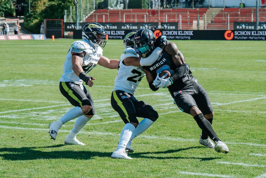 From the first whistle to the last, we left everything out there. The season ends, the legacy continues. Grateful be a part of it 

#munich #ravens #munichravens #gameday #semifinals #stuttgart #surge #football