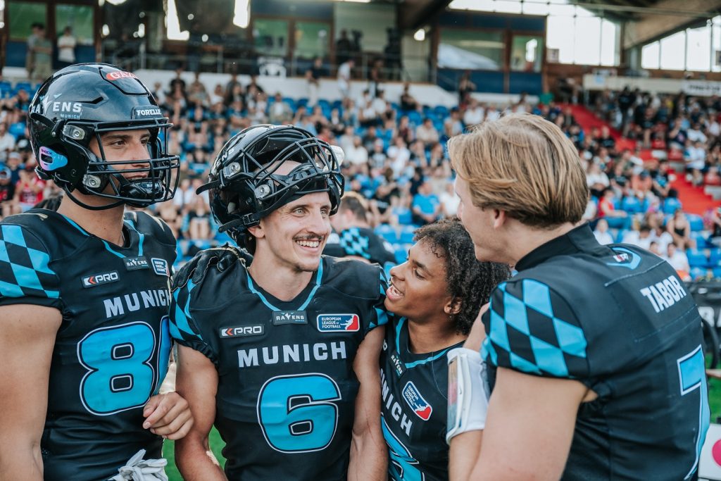 Another one in the books. Solid team win in Game 4 — we’re locked in and hungry for more.  Let’s keep pushing

#football #munich #ravens #munichravens #unleashyourwings #gameday #win #helvetic #helveticmercenaries
