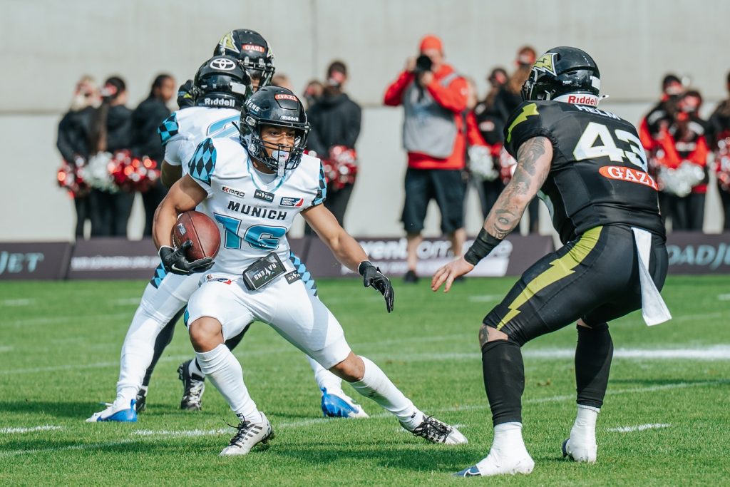 Didn’t punch it in this time—time to reload and hit harder.

📸 Danke für das Foto von mir @zwenjazwenja 

#munich #ravens #football #gameday #unleashyourwings #keepfighting