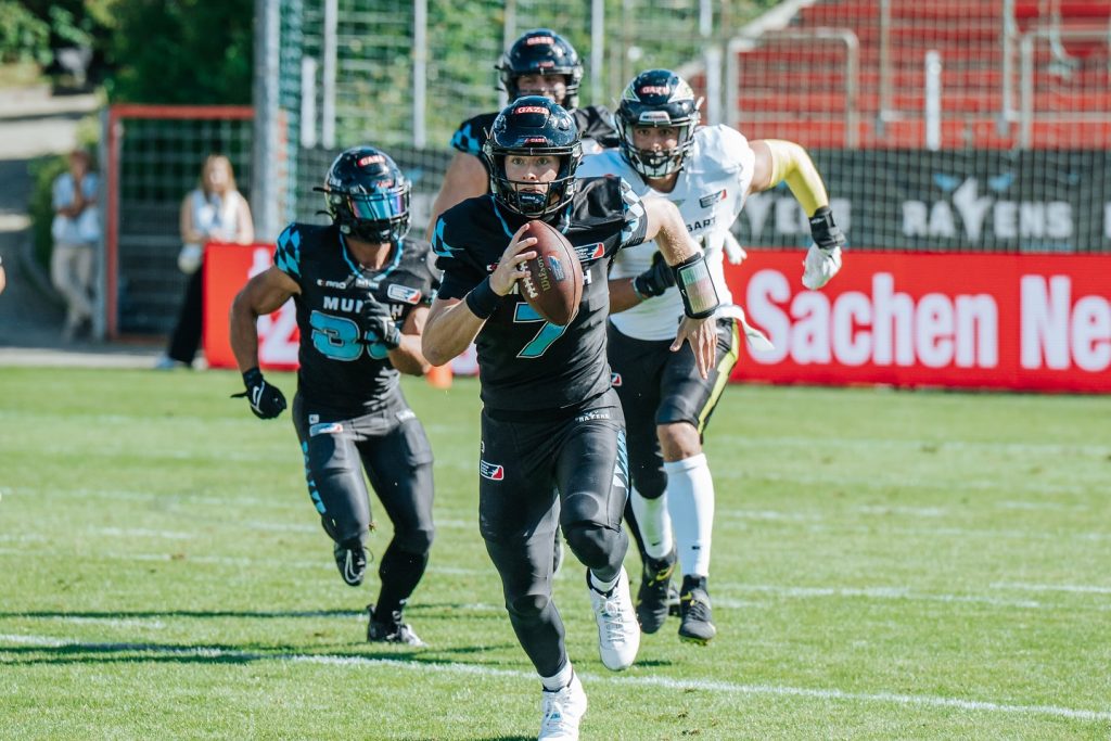 From the first whistle to the last, we left everything out there. The season ends, the legacy continues. Grateful be a part of it 

#munich #ravens #munichravens #gameday #semifinals #stuttgart #surge #football