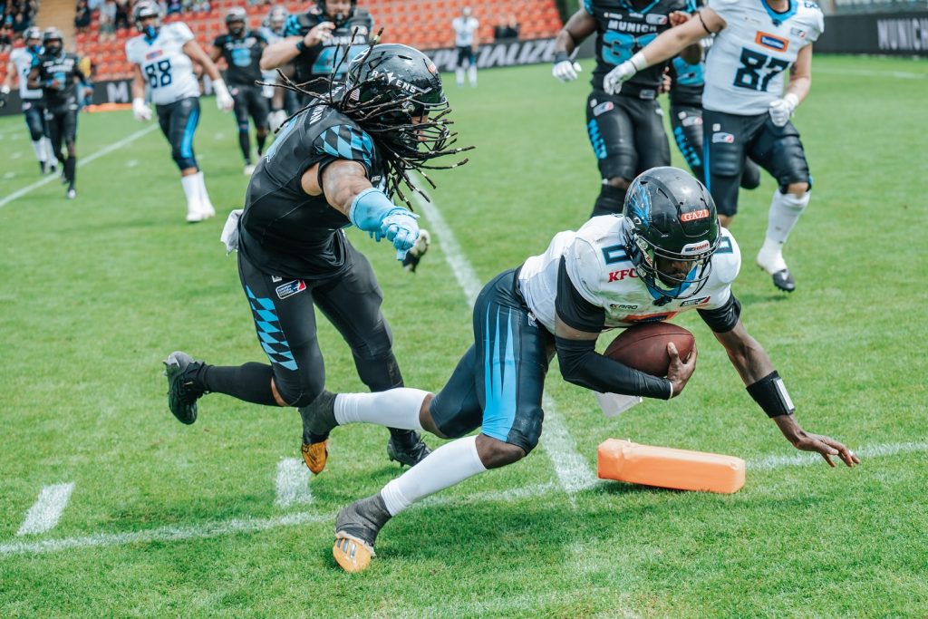 Earned. Not given. Another W. Let’s go to the playoffs 

#munich #ravens #munichravens #gameday #europeanleagueoffootball #wroclawpanthers #divisionchampions