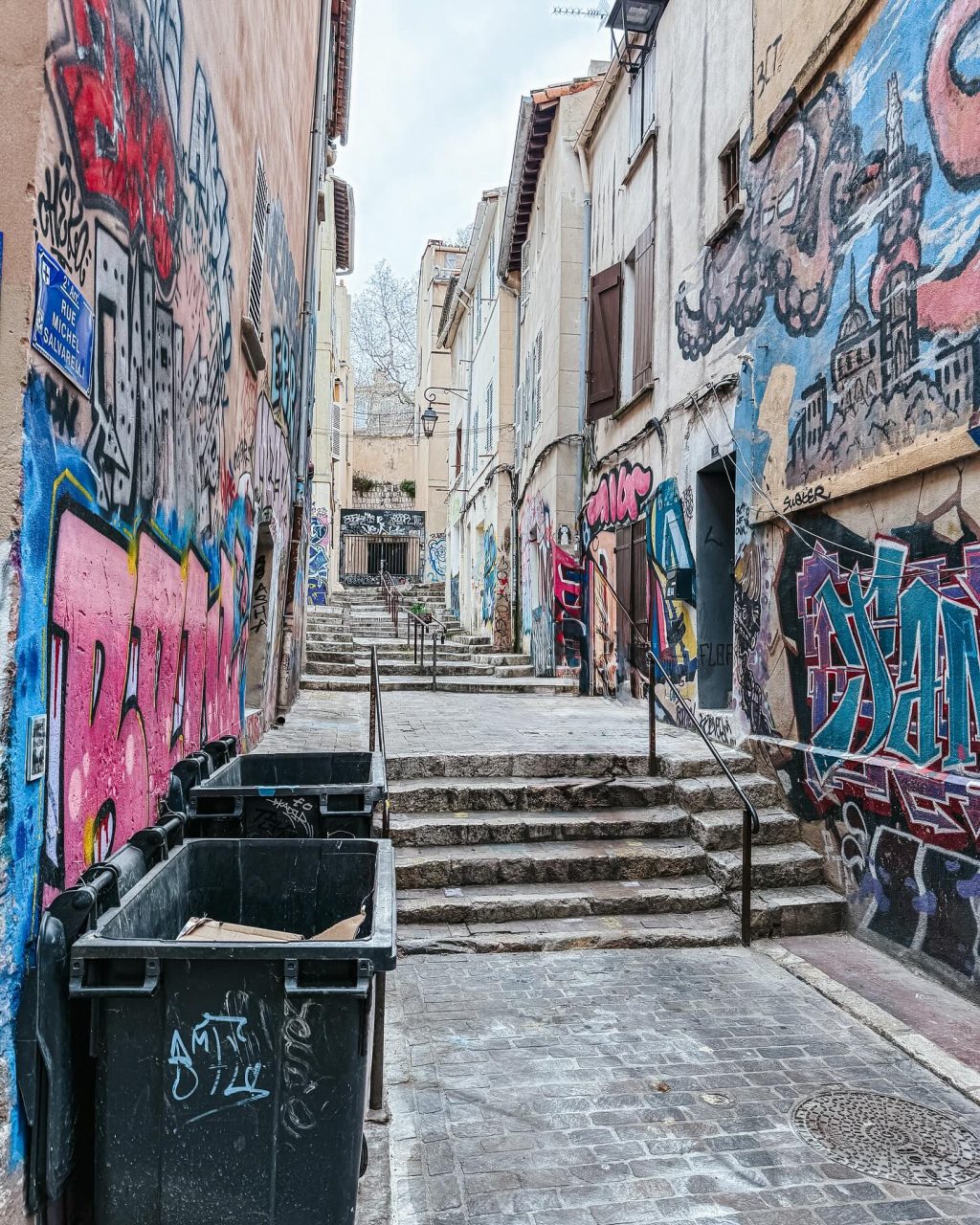 A small recap from the last Weekend in Marseille. It was an Short but cool Journey. The whole City Looks like a Moviescene. I can recommend everyone to visit the city.
All pictures a made with an iPhone 

#citylife #marseille #france #trip #journey #iphone #apple