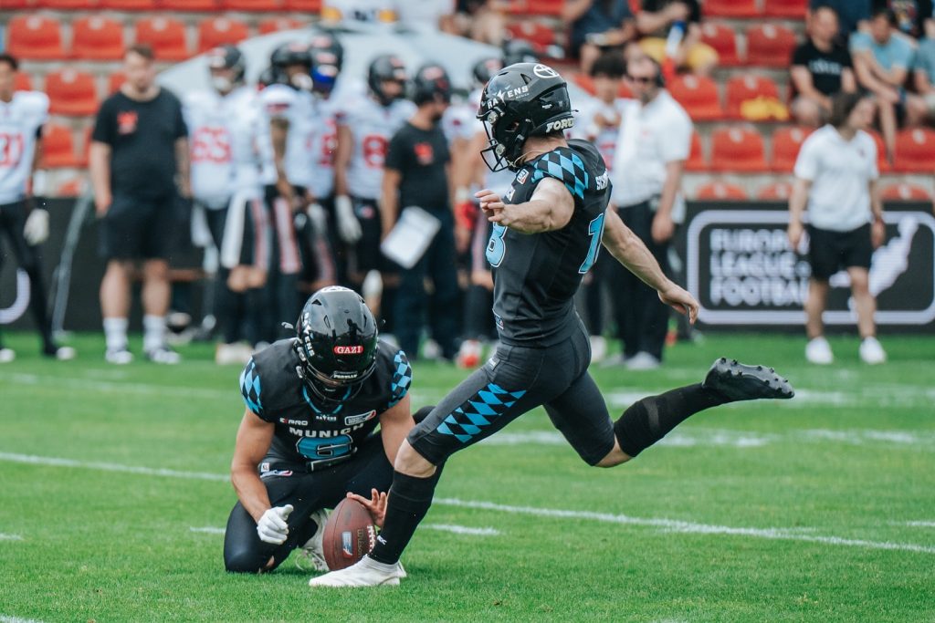 Another one in the books. Solid team win in Game 4 — we’re locked in and hungry for more.  Let’s keep pushing

#football #munich #ravens #munichravens #unleashyourwings #gameday #win #helvetic #helveticmercenaries
