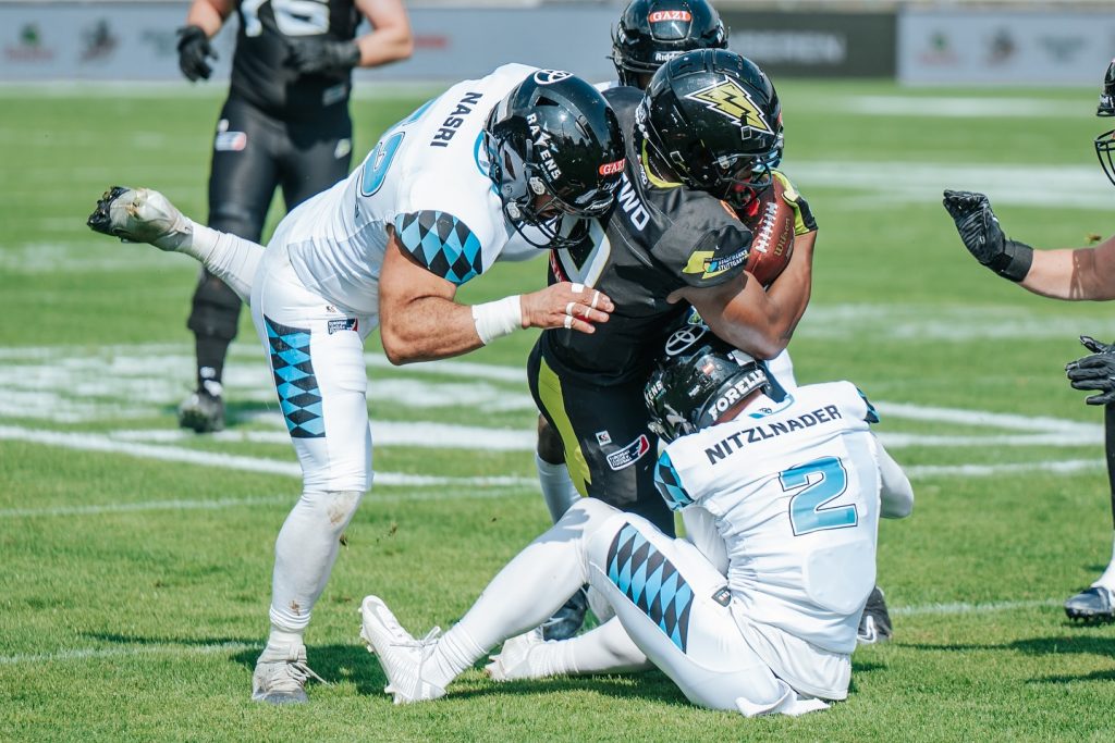 Didn’t punch it in this time—time to reload and hit harder.

📸 Danke für das Foto von mir @zwenjazwenja 

#munich #ravens #football #gameday #unleashyourwings #keepfighting