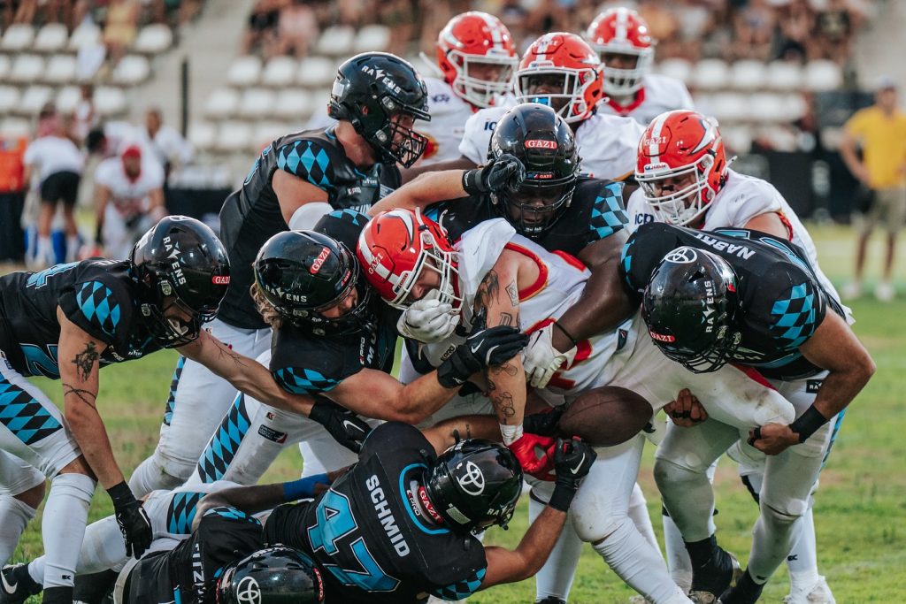 Tough battle, big win. Took down Madrid — one step closer to the playoffs.

#munich #ravens #munichravens #gameday #madrid #madridbravos #hardfight #win #roadtoplayoff