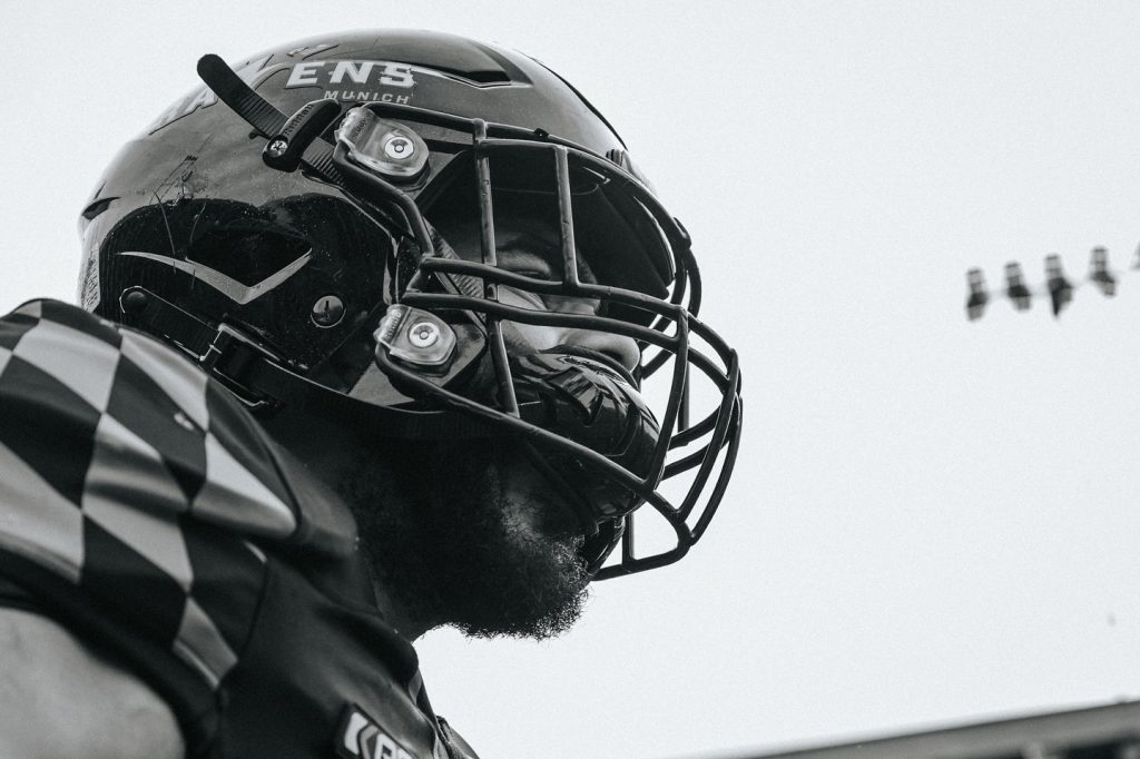 Kept it rolling. Still on track. 1:0!

Thank you @goran_vic_ for the picture of me

#munich #ravens #munichravens #gameday #tirol #raiders #tirolraiders #football #win